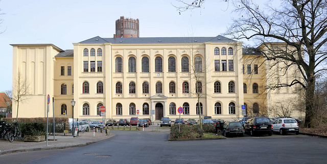 6254  Gebäude des ehem. Johanneum in der Hansestadt Lüneburg / Roter Wall, erbaut 1872 - jetzt Hauptschule Stadtmitte.