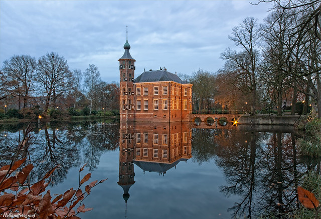 Bouvigne castle reflection