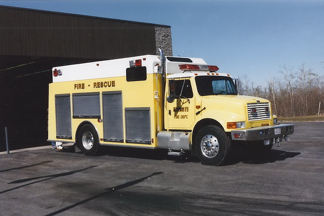 NFD R3 1992 International 4900 / Almonte heavy rescue  Nepean, Ontario Canada ©Ian A. McCord
