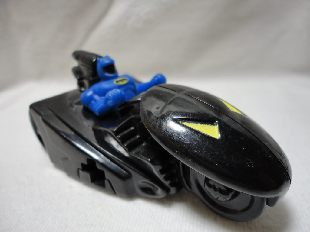 2010 Batman Brave and The Bold #5 Batmobile Toy McDonalds Happy Meal Toy New 
