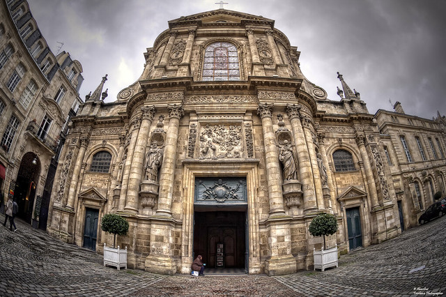 La façade de l’Église Notre-Dame de Bordeaux (Fisheye Vision)