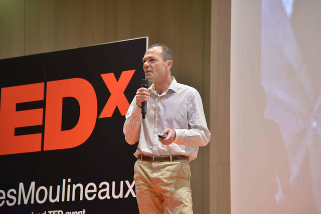 2016-11-23 - TEDxIssy-01 - Speakers (18h59m27) - Emmanuel MOUCLIER