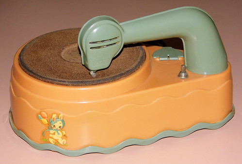 Vintage Plasco Plastic 78 RPM Electric Toy Record Player, Made In USA, Circa 1951 | by France1978