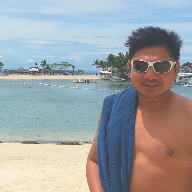 To the beach.. each... #beach #swim #birthdaybreak #2013 #TravelPH #Cebu #ChoosePhilippines #Maribago #Mactan
