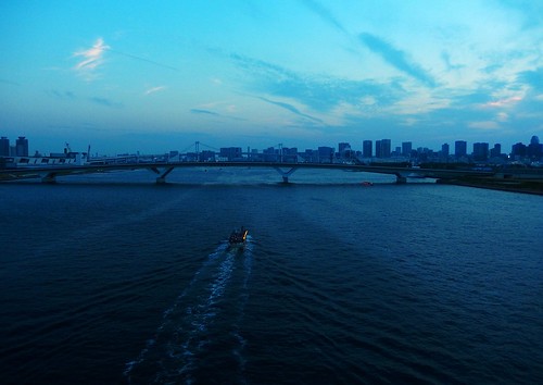 bridge colour japan digital river tokyo ship olympus 日本 東京 harumi 橋 船 カラー 晴海 オリンパス xz10
