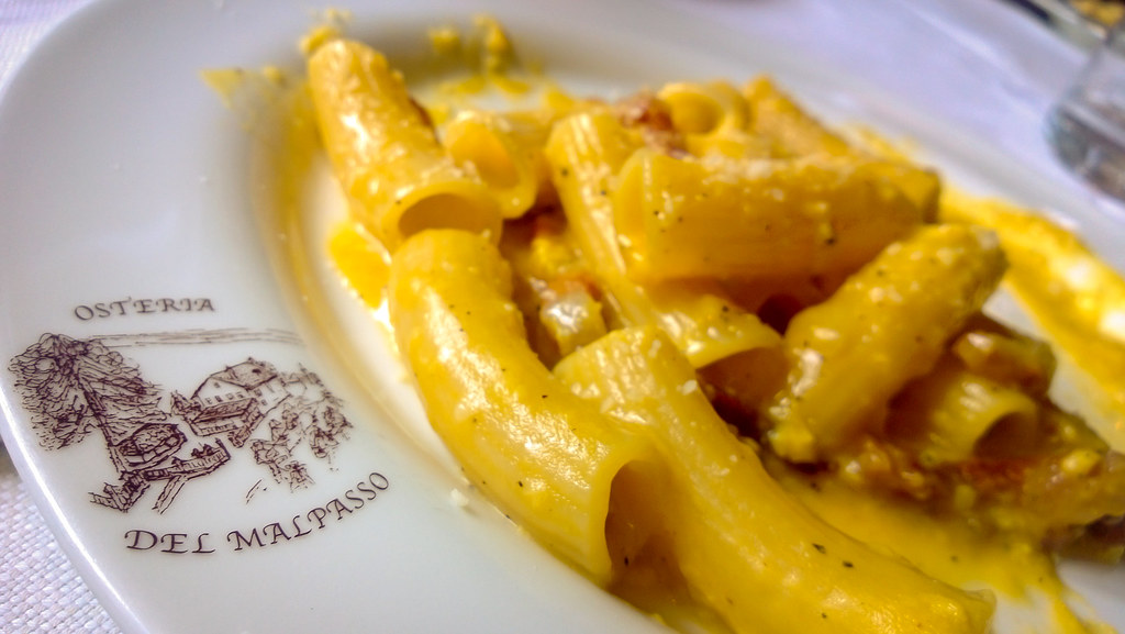 Cacio e pepe / Carbonara, Italy