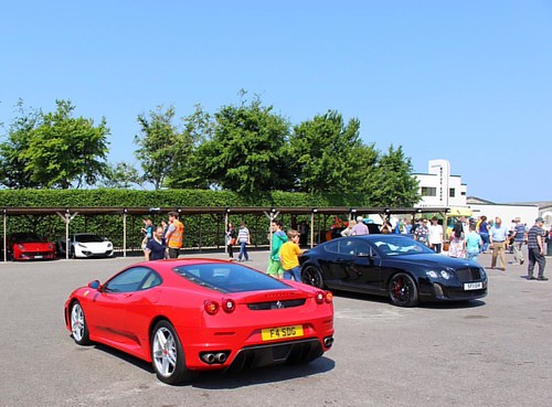BEAUTY AND THE BEAST @goodwoodrrc #ferrari #f430 #v8 #coupe #bentley #continental #gt #continentalgt #w12 #supercar #supercars #fastcar #fastcars #drivetastefully #carculture #stance #itswhitenoise #carphotography #carporn #carswithoutlimits #carstagram # | by npjeffery1