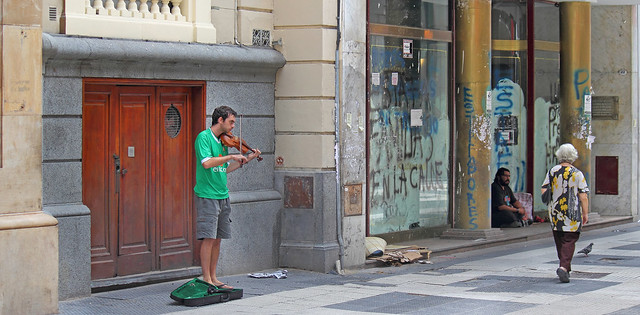 Street musician Calle Florida