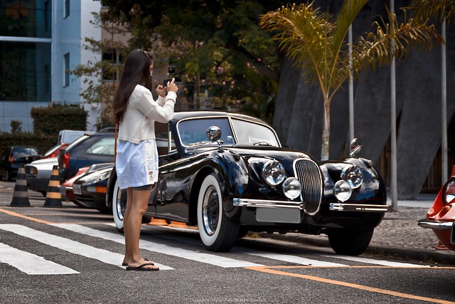 Beautiful Lady & Jaguar XK120