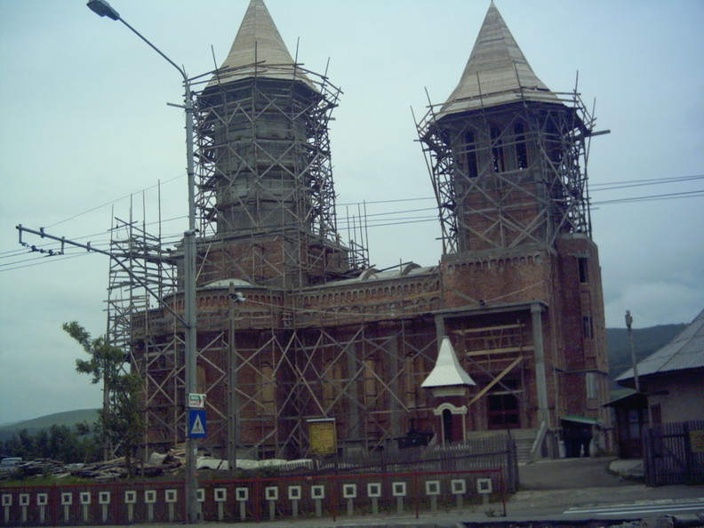 Iglesia en Construccion, Piatra Neamt. | aturuxoman | Flickr