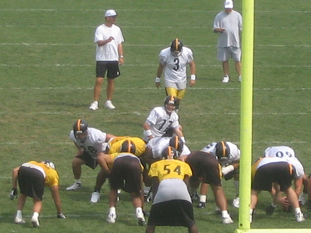 Camp 06 - 18 | Jeff Reed gets ready to kick the field goal, … | Flickr