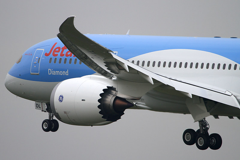 Boeing 787-8 Dreamliner – Jetairfly (TUI Airlines Belgium) – OO-JDL – Brussels Airport (BRU EBBR) – 2013 12 04 – Landing RWY 25L – 05 – Copyright © 2013 Ivan Coninx Photography