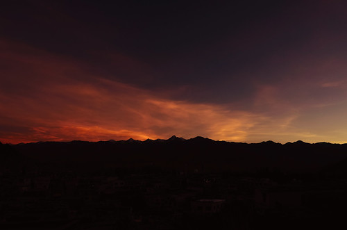 travel sunset silhouette clouds outline leh himalayas ladakh stokrange sunsetsky lastlight travelindia sunsetcolors sunsetlights stokkangri delineation himalayanlandscape silhouettedmountain travelinindianhimalayas