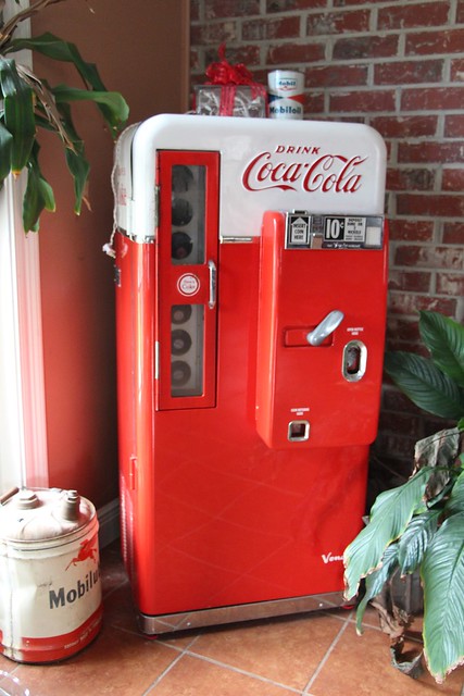 Coke/coke machine/vintage coke
