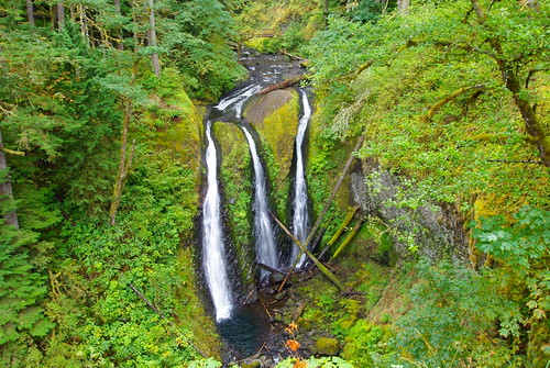 oregon hike waterfalls triplefalls