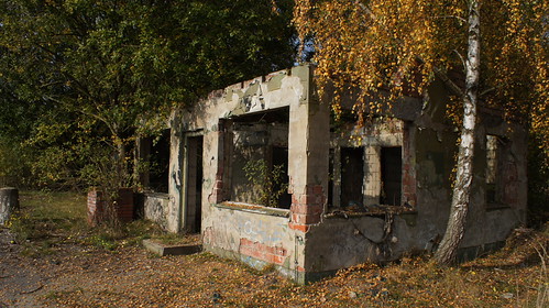 Wachgebäude der Secure-Area | by SurfacePics