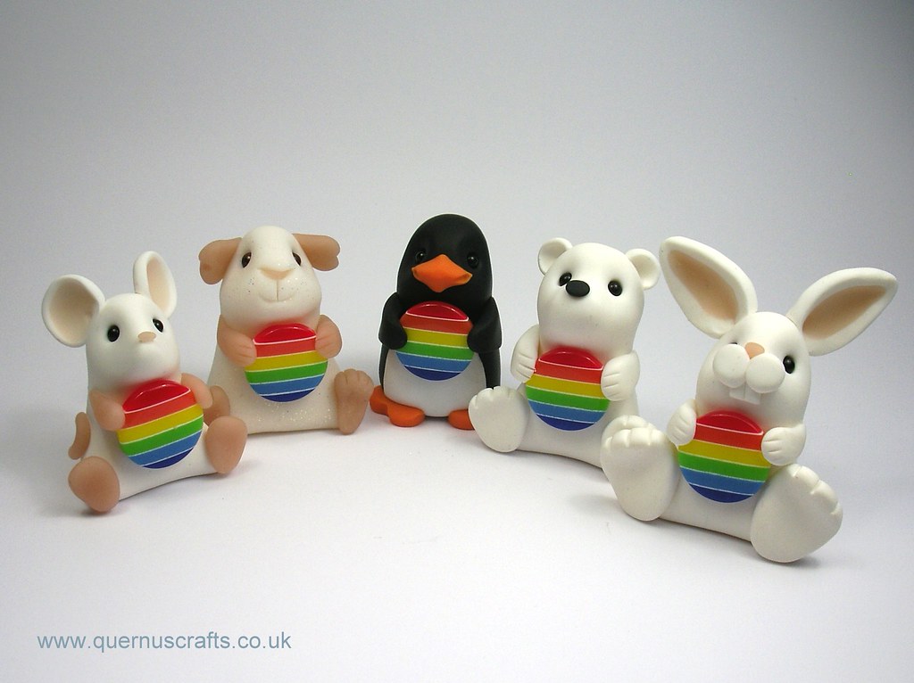 Little Rainbow Button Creatures | So I couldn't resist givin… | Flickr