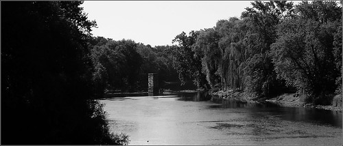 railroad trestle bridge trees bw abandoned river michigan ruin grandriver joeldinda c50 dimondale newyorkcentral michigancentral lsms lakeshoreandmichigansouthern