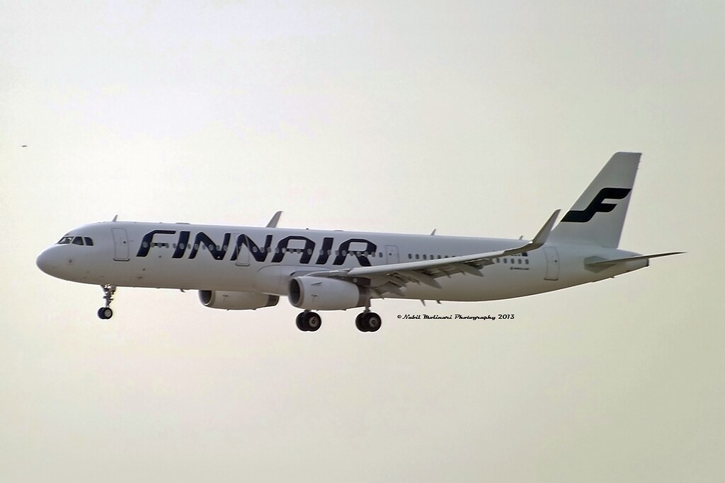 Finnair OH-LZG Airbus A321-231 Sharklets cn/8758 1st A321 with Sharklets @ Nice LFMN 01-10-2013