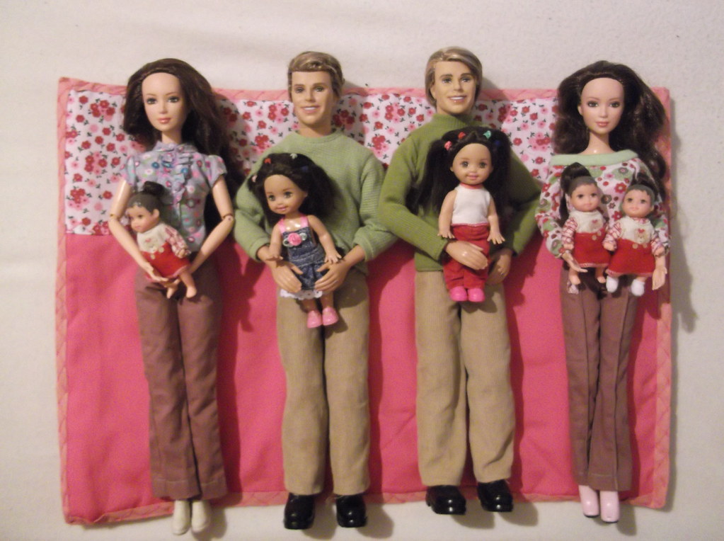 Neighbour mom. Семейка Барби куклы. Куклы "семья". Куклы семья своими руками.