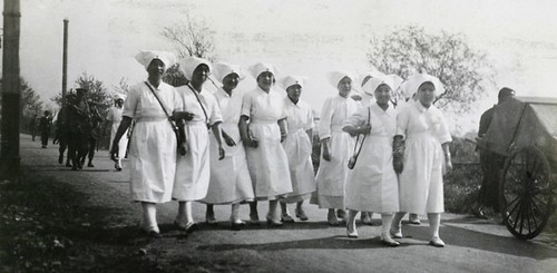 上海红十字会战地护士救护演习 1925 Shanghai Red Cross Nurses Exercise