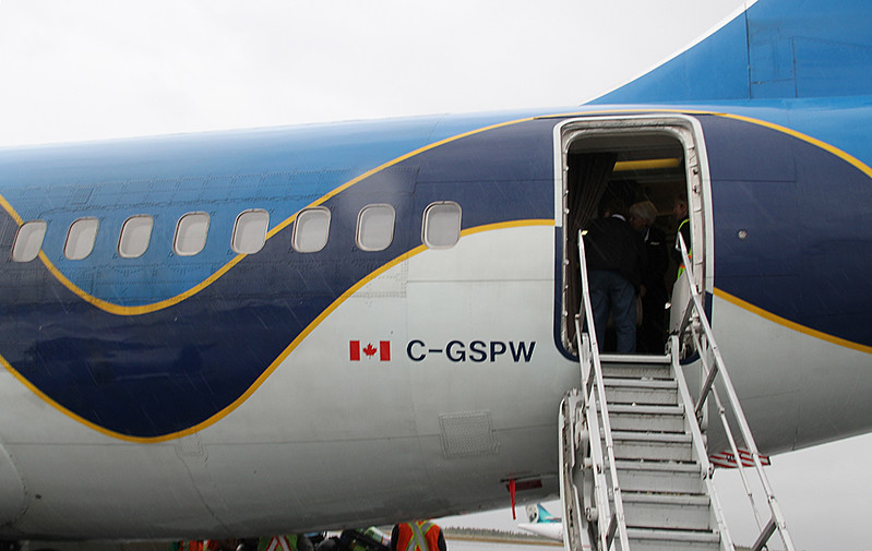 Canadiannorth737-275-C-GSPW-5