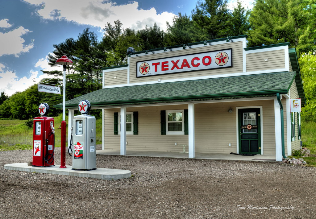 Retro Texaco Station
