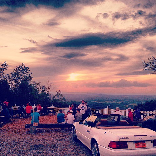 Awesome #sunset!!! by Henry M. Diaz, square nashville squareformat iphoneography instagramapp uploaded:by=instagram foursquare:venue=4bf3