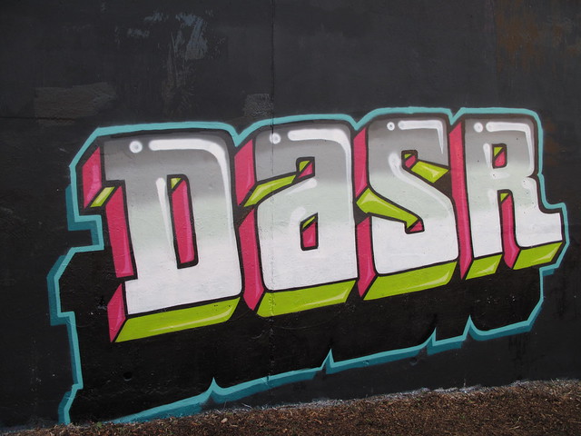 Dasr graffiti, Trellick Tower