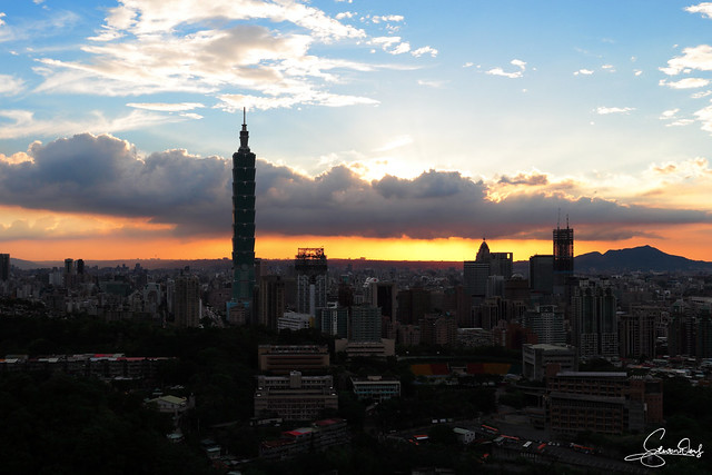 July 17, 2013  Sunset in Taipei