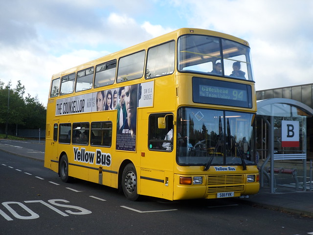 3811 S811 FVK GNE Yellow Bus Volvo Olympian Palatine 2 on The Loop Service 94 to  Gateshead