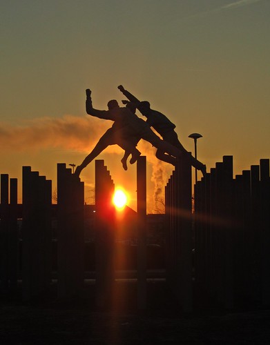glasgow morning rutherglen tesco sunrise roundabout sculpture dalmarnock bricheno davidannand reelofthree scotland escocia schottland écosse scozia escòcia szkocja scoția 蘇格蘭 स्कॉटलैंड σκωτία