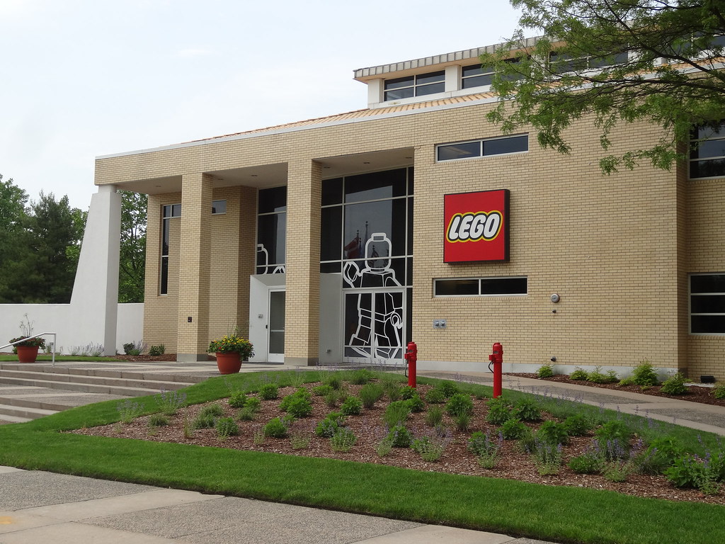 lego headquarters ct tour