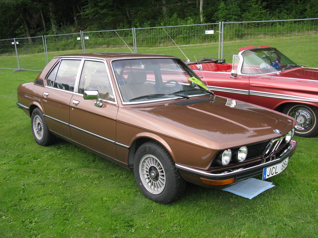 Image of BMW 525 E12