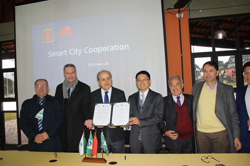 Assinatura convênio Huawei e Prefeitura de Curitiba