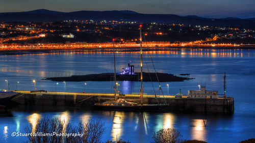Zenji by cabmanstu, Super Yacht Zenji alongside the Victoria Pier in Douglas Harbour.sea night pier harbour yacht dougla