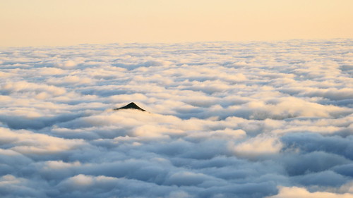 cloud mountain berg sunrise swiss stock hütte sac wolken alpen gletscher alp berner rothorn cloudly blüemlisalp 2834 ufem blüemlisalphütte mygearandme