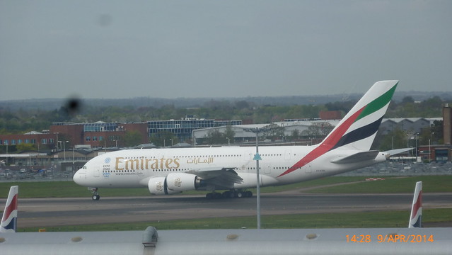 P1210280 A6-EER A380-861 EK029 at London Heathrow Airport