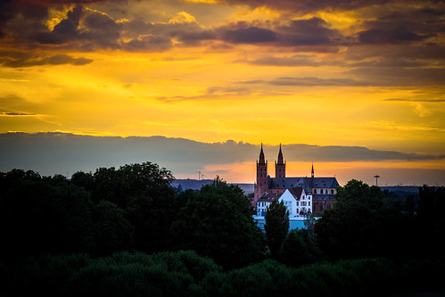 sunset sky church colors clouds germany skies colours worms rhinelandpalatinate liebfrauenkirche