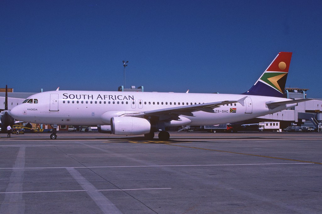 South African Airways Airbus A320-231; ZS-SHC, February 1998