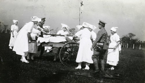 上海红十字会战地护士救护演习 1925 Shanghai Red Cross Nurses Exercise
