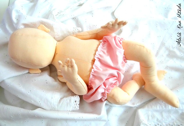 Bebê em tecido -boneco escultura