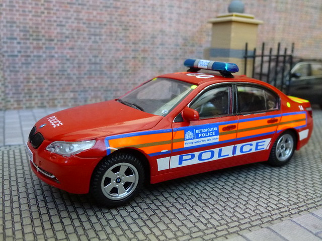 1/43 Code 3 BMW 525D Met Police Diplomatic Protection Group Patrol Car Model