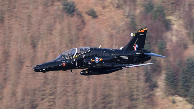 ZK027  'R'  Hawk T2  RAF  4(R) Sq