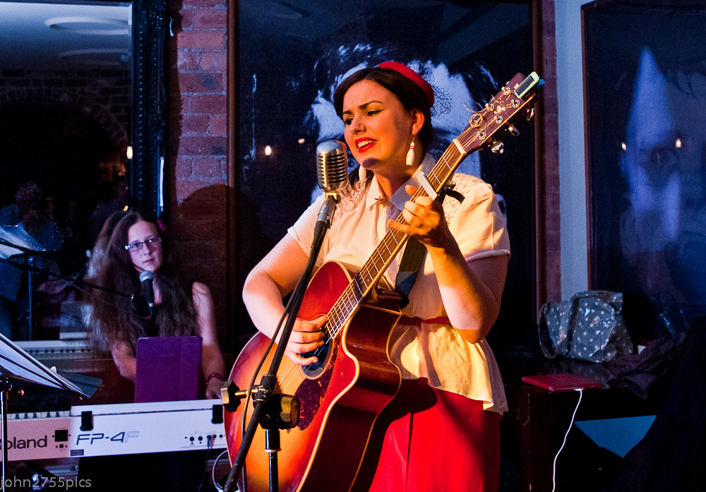 Ruby Macintosh | 13-09-02 Open Mic Monday at The Hop, Wakefi… | Flickr