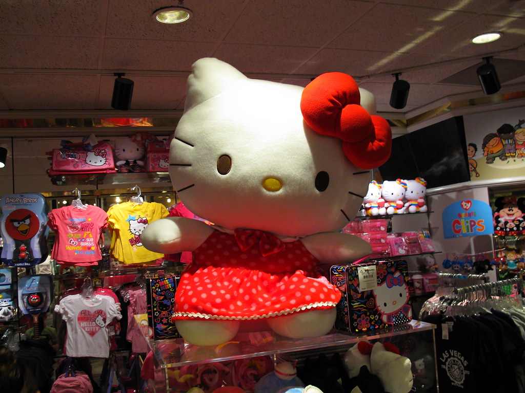 Huge Hello Kitty Plush & Other Gifts On Display | Jay Tilston | Flickr