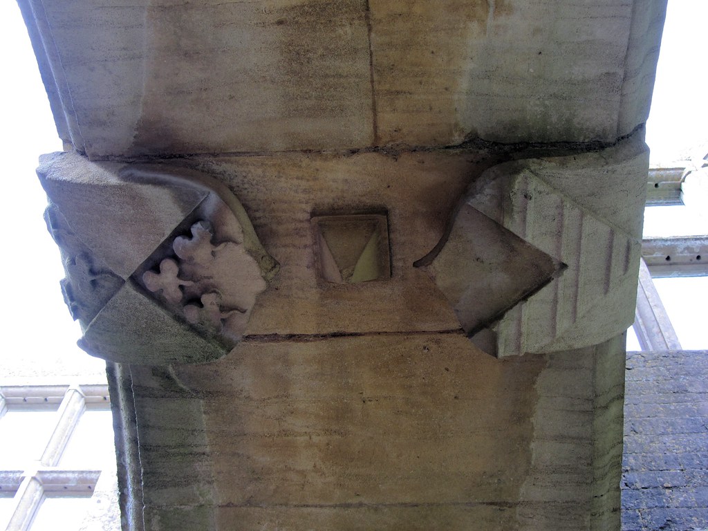 Lyveden New Bield adj IMG_4801 | Interior carving of two shi… | Flickr