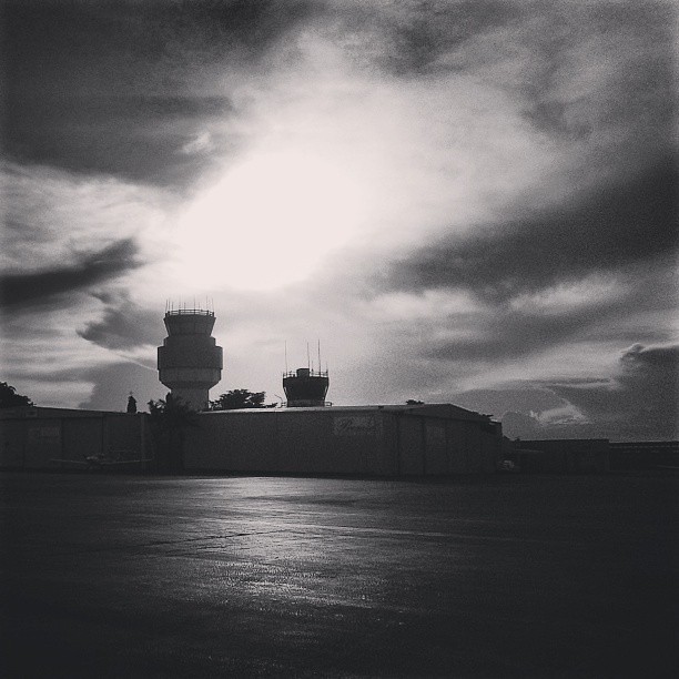Fort Lauderdale Executive Airport #cloudporn #Florida #FortLauderdale #airport #KFXE #skyporn #igersftl #istabilizer #teamstartliving #ftlauderdale #instaflorida