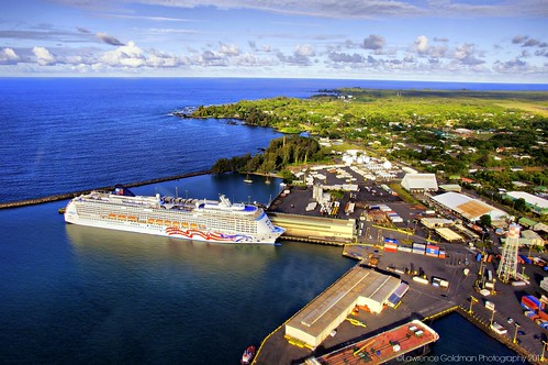 hawaii hawaiianislands bigisland island vacation aerial hilo portofhilo port ship oceanliner cruiseship 1000views