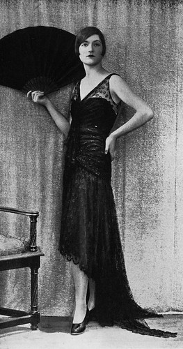 robe du soir 1928 | Les Modes (Paris) November 1928 